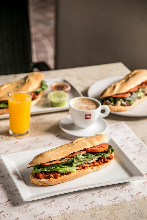 Cafetería Delicanela Hotel Real de Minas Poliforum, León Guanajuato